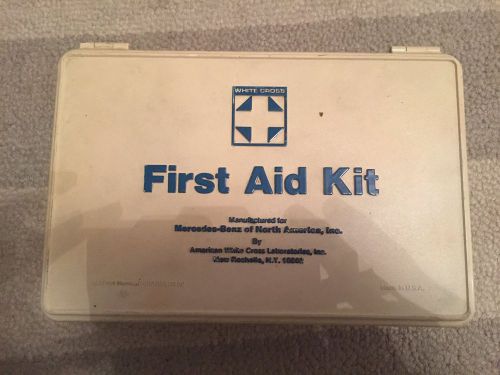 Oem mercedes benz first aid kit never used 900 865 08 50  9008650850 w123
