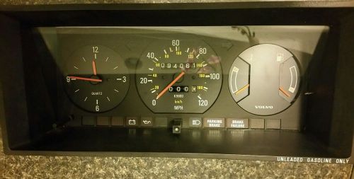 Volvo 240  speedometer cluster wagon only 96000 miles