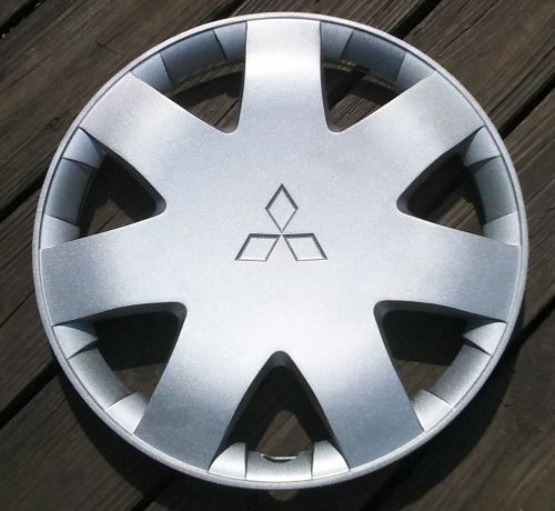 Mitsubishi galant hubcap 2004-2005 fits 16 inch wheels 57575 r