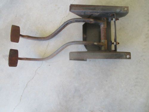 Oem ih international scout 80 clutch and brake pedal set with bracket, 1961