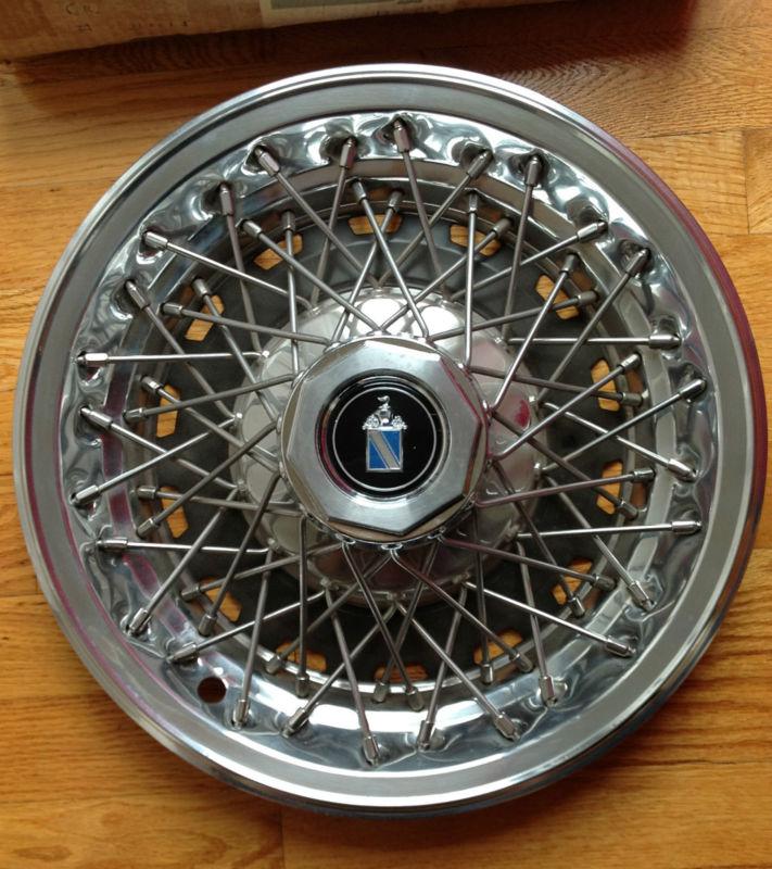 Nos buick wire type hubcap made by norris industries