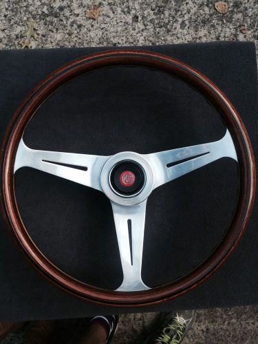 Nardi vintage steering wheel with mg horn and adaptor hub