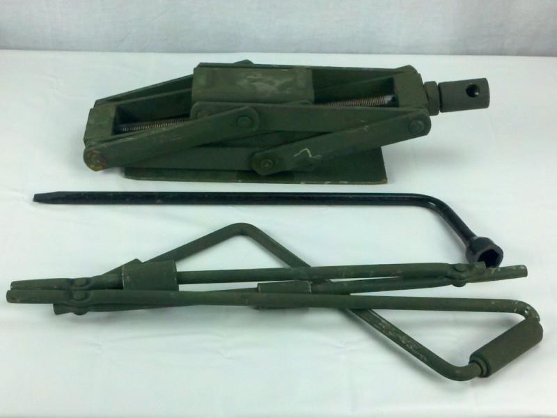 Hmmwv 2 ton scissors jack with handle and lug wrench 5120-00-106-7598 