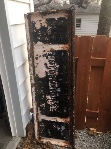 International tailgate ihc a little rough 50&#039;s 60&#039;s vintage bench old antique