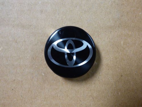 Corolla driver/steering airbag round emblem toyota 2003-2004-2005-2006-2007-2008