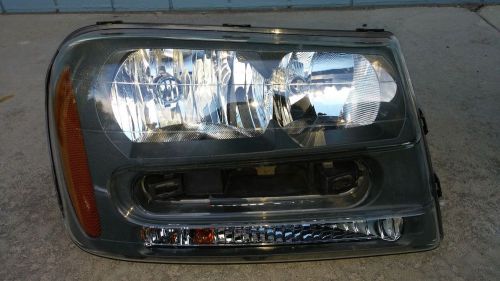 2003 chevy trailblazer 4-4 ls right headlight assembly