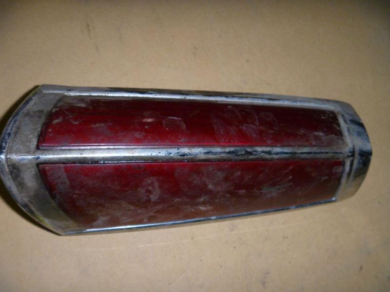 77 1977 ford fomoco ltd right tail light lens housing part # sae-a2i2p22s2t-77to